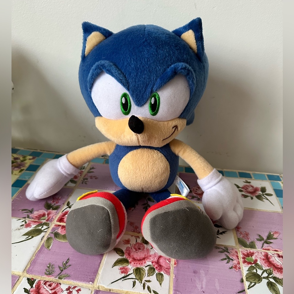 Sega Sonic the Hedgehog Blue and Red Hedgehog Plush Toy Stuffed Animal Stuffy - Picture 6 of 6